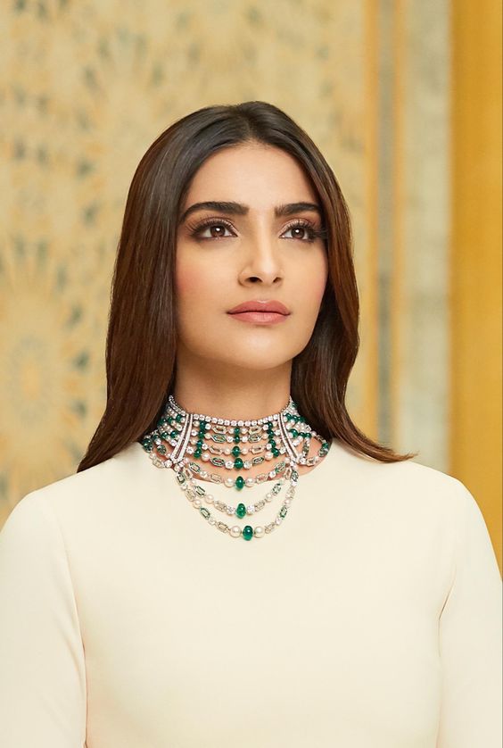 Sonam Kapoor In Nacklace - Narnari