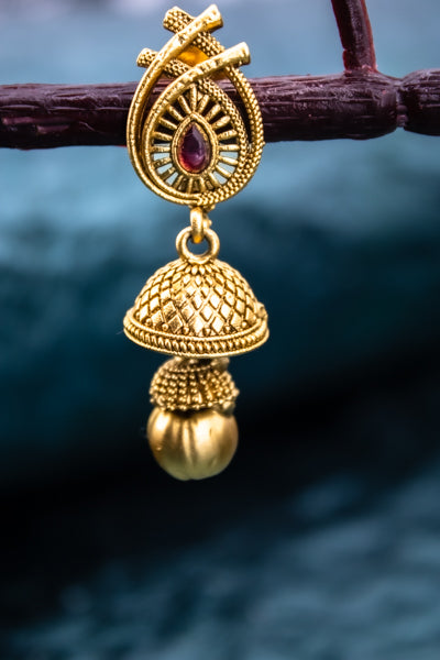 gold plated antique cz emerald pendent with drooped gold ball and matching earring | NarNari | NNPd247