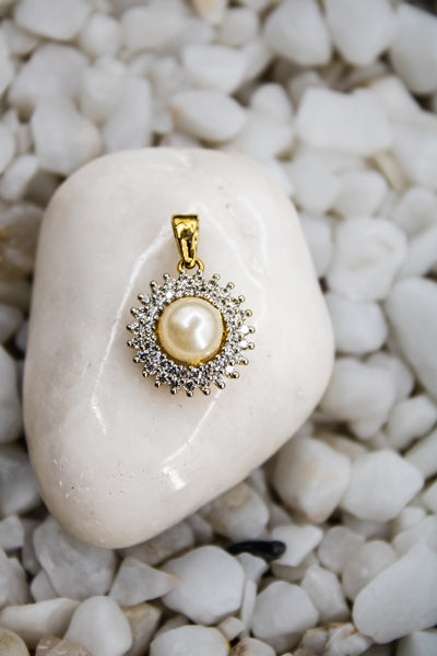 Pearl rounded pendent with encircled by american diamond | NarNari | NNPd246