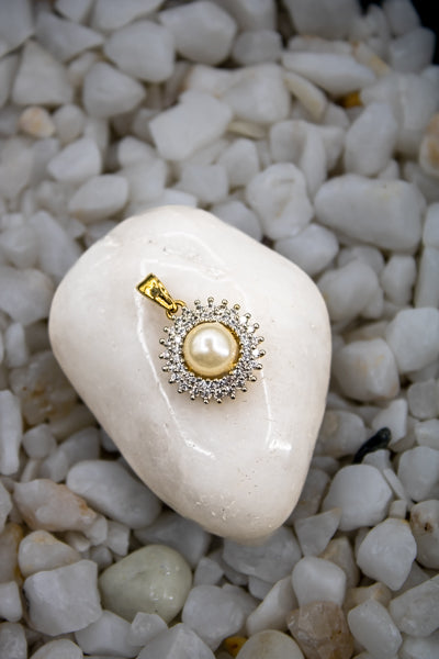 Pearl rounded pendent with encircled by american diamond | NarNari | NNPd246